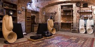 ចលនាលេងគ្រឿងសម្ភារះសំលេងចាស់នៅក្រុងហាណូយ។